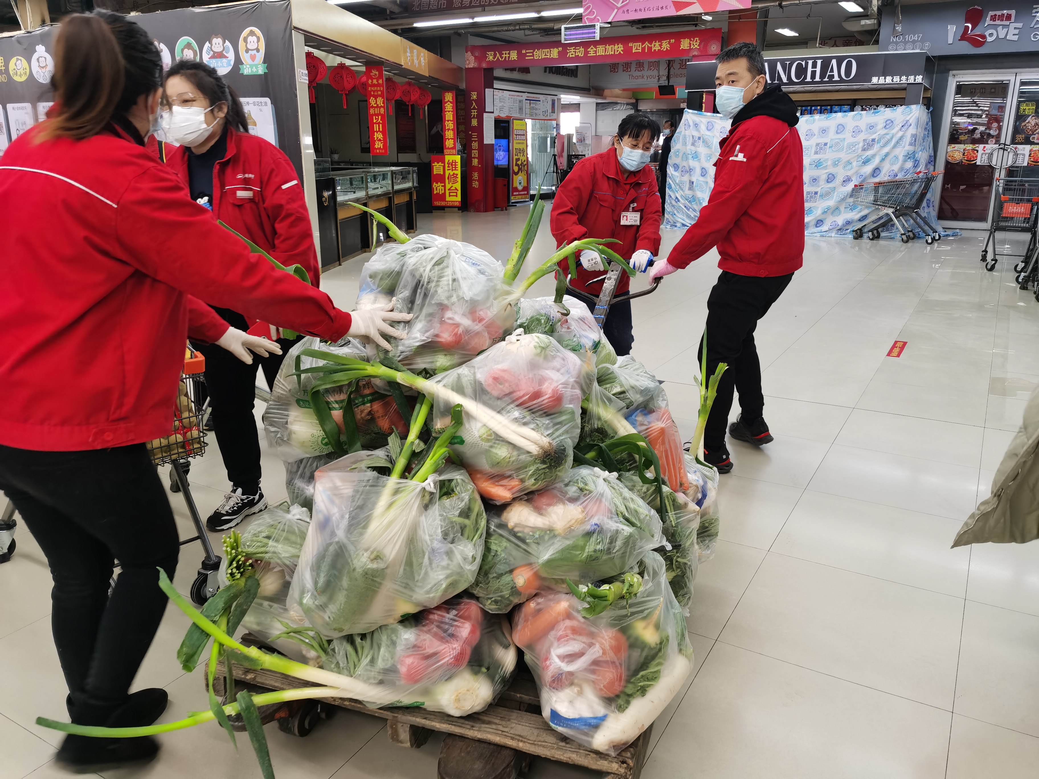 按照省市政府疫情防控要求,目前,石家莊市商超全部暫停線下營業轉入線